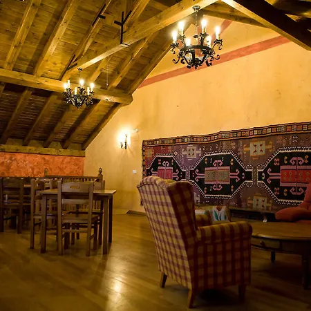 Hostal Valle De *